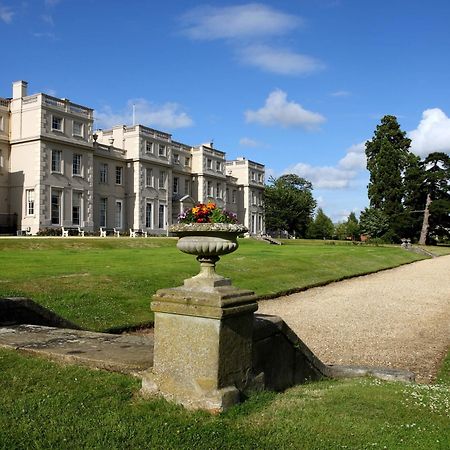 De Vere Wokefield Estate Reading Exterior photo
