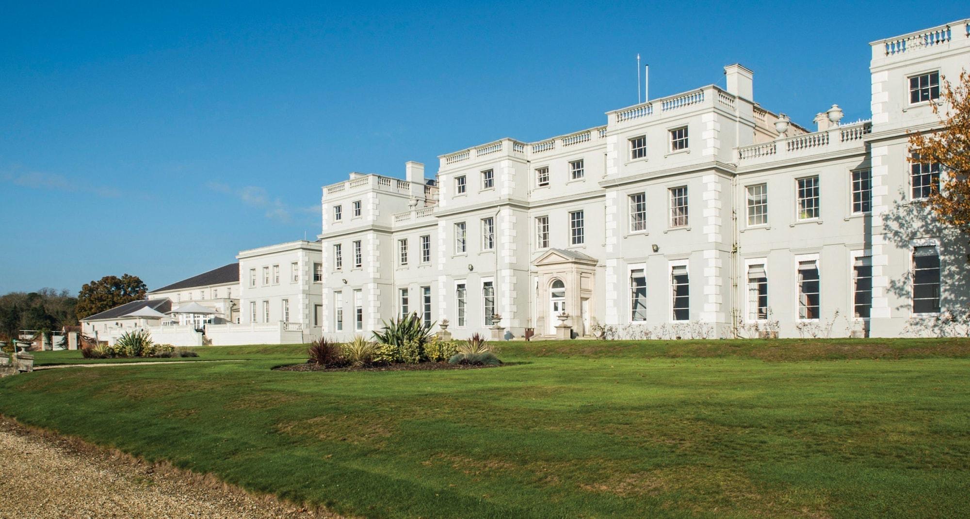 De Vere Wokefield Estate Reading Exterior photo